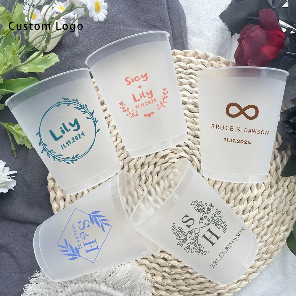 Vaso de vidrio con monograma grabado para bodas y aniversarios