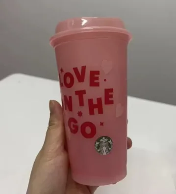 Vaso reutilizable de polipropileno con ilustración personalizada para festivales y eventos
