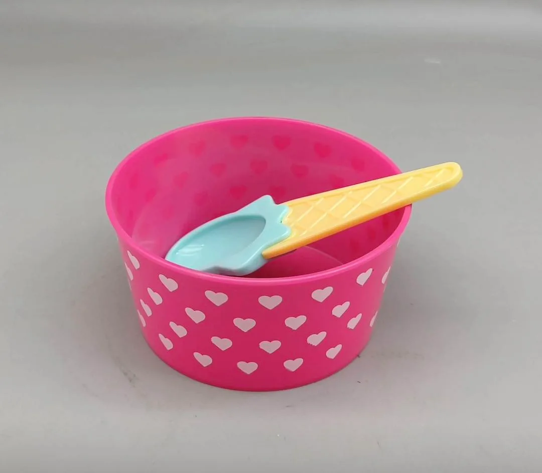 Taza de helado de plástico con cuchara y logotipo impreso